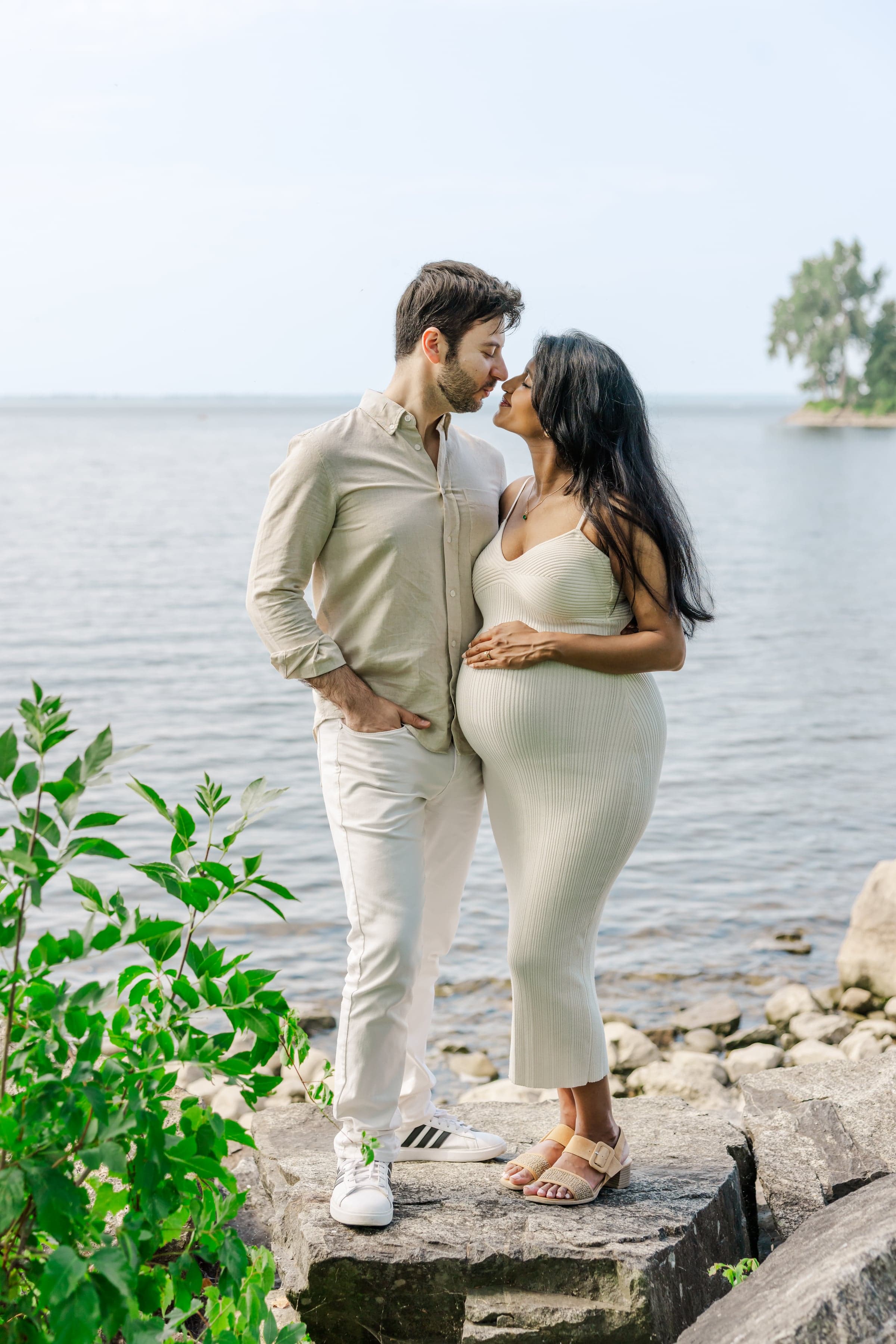 Montreal maternity photographer Kar-Mei Quach — elegant portrait