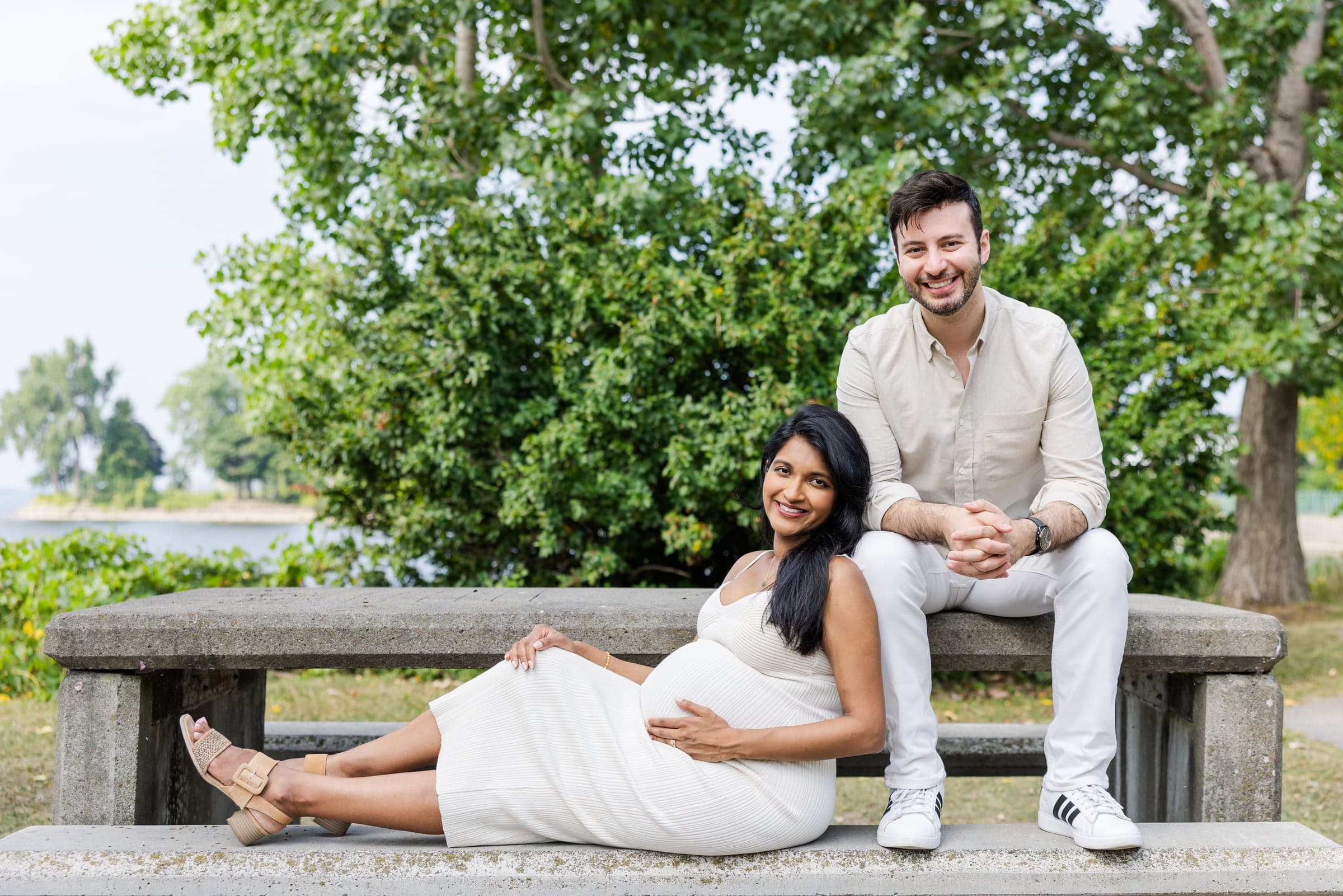 Maternity portrait session in Montreal by Kar-Mei Quach
